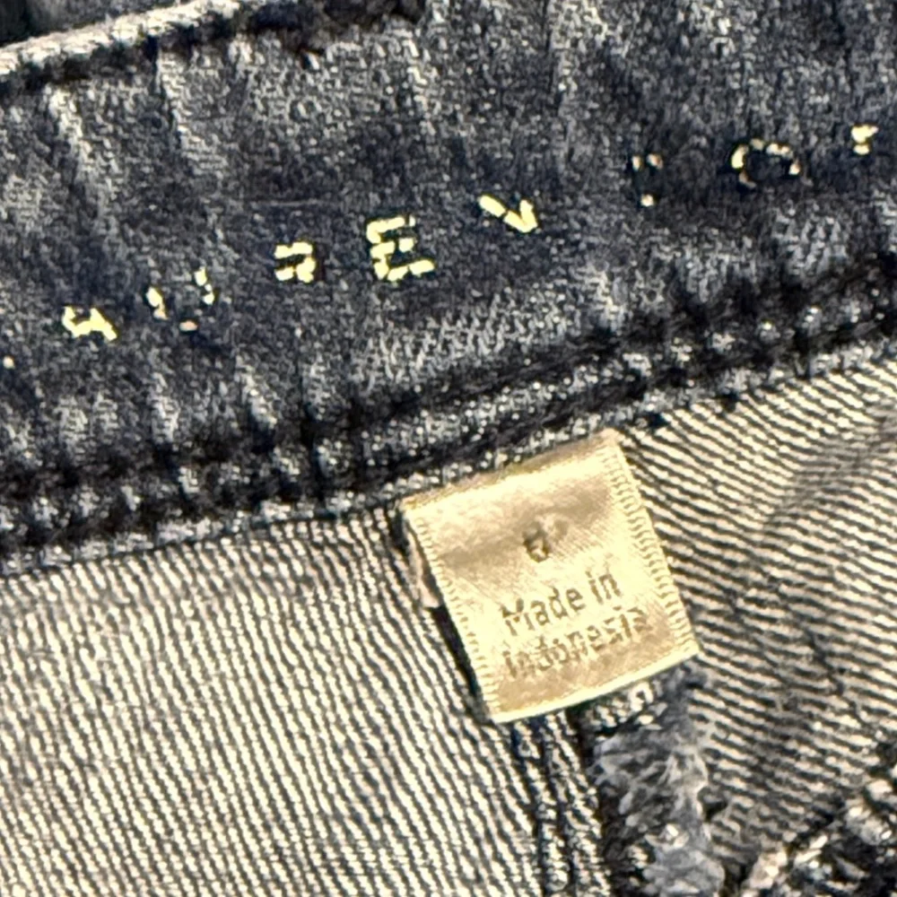 Classic Women's‎ Mid-Wash Blue Jeans